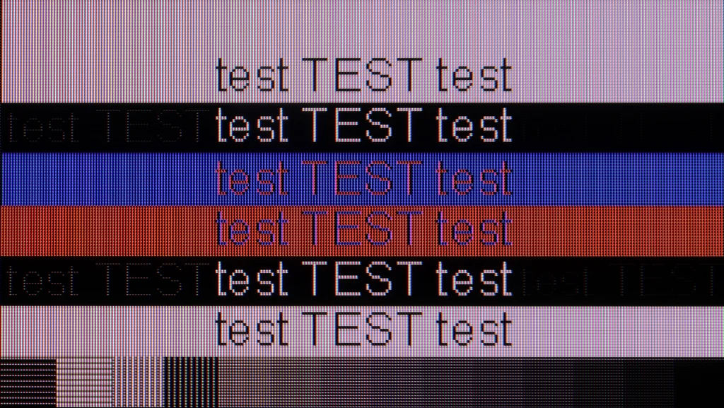 Review TCL C8K section Computer compatibility, font readability test