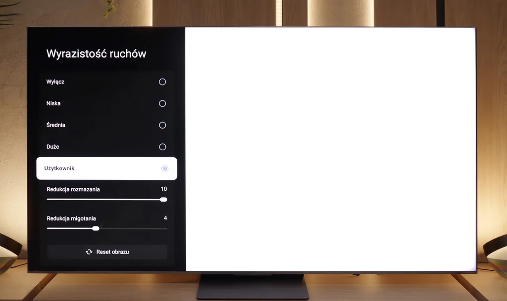 Review TCL C8K Blur and motion smoothness