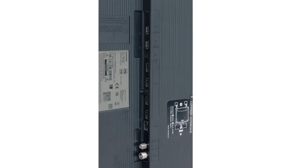 Review SAMSUNG QN80F Appearance of the TV