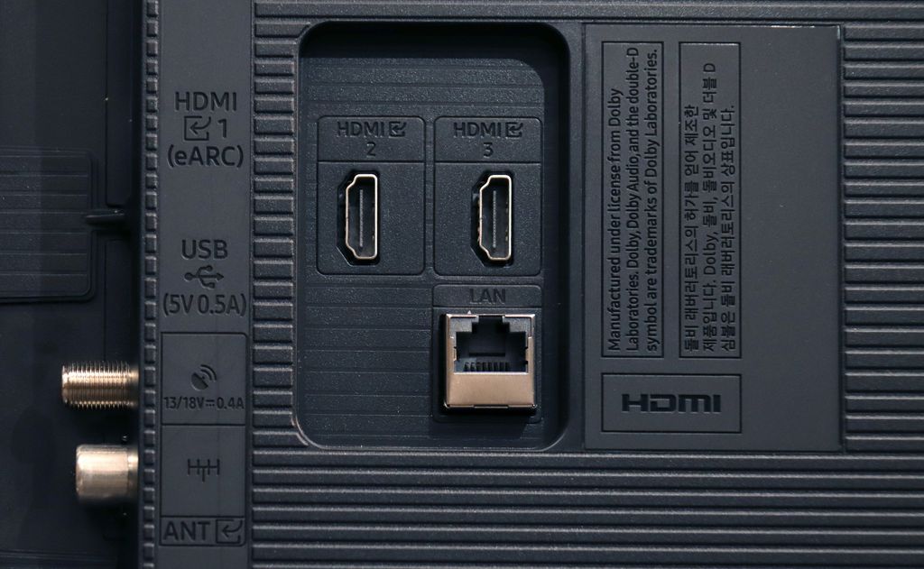 Review Samsung U8000F (VA) Appearance of the TV