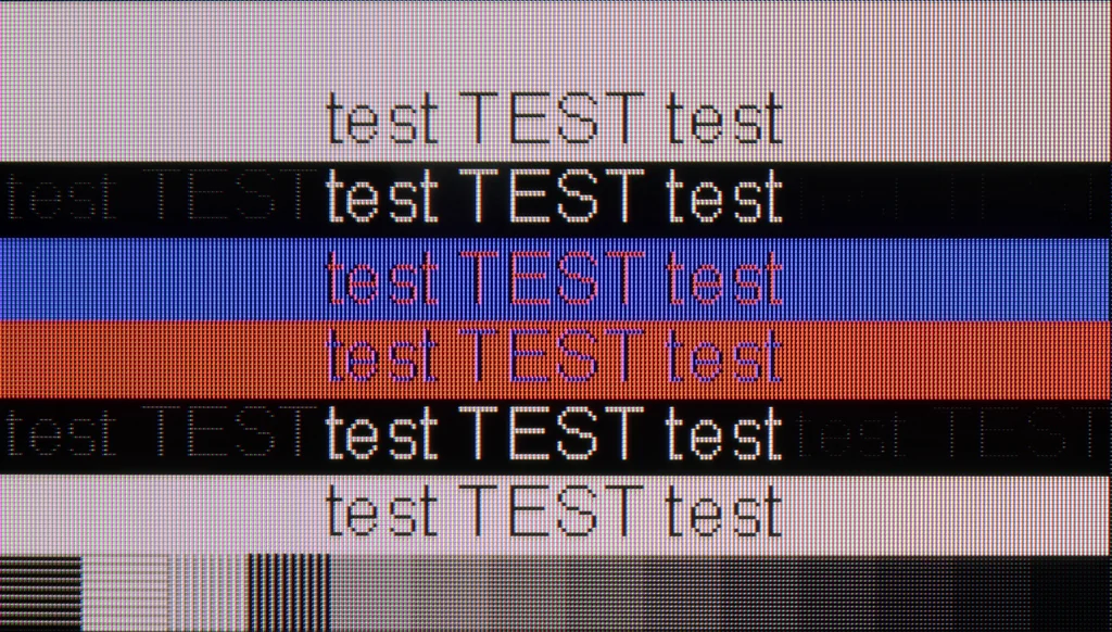 Review Hisense E8Q section Computer compatibility, font readability test
