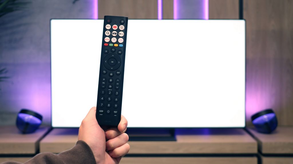 Review Hisense E8Q Appearance of the TV