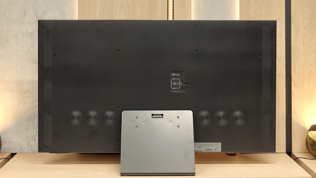 Review SAMSUNG OLED S95F (QD-OLED) Appearance of the TV