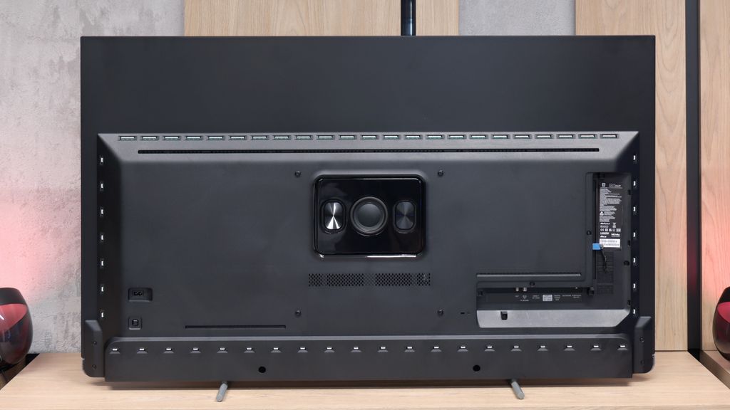 Review Philips OLED910 Appearance of the TV