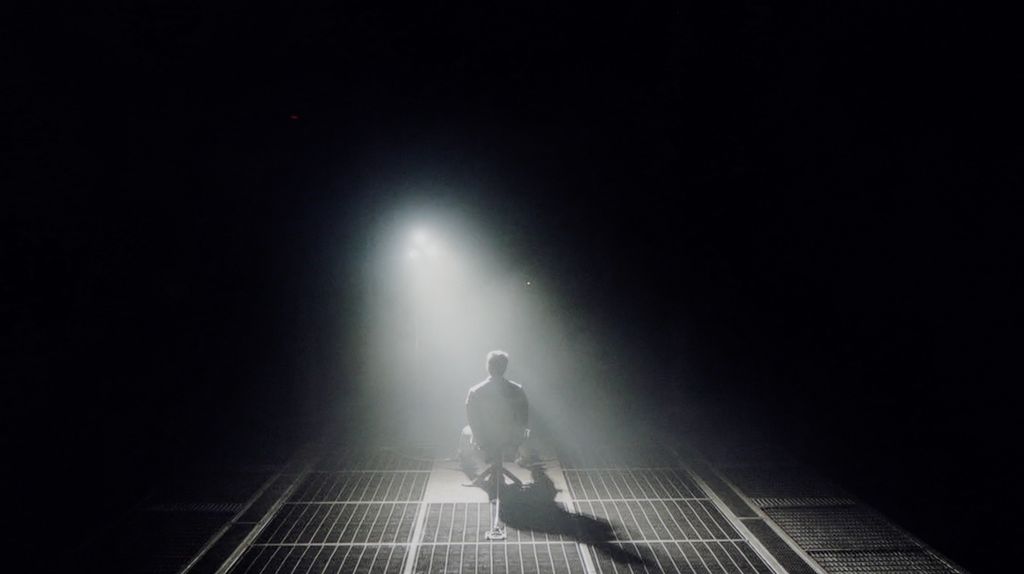 Review Philips PUS7000 Visibility of details in the lights