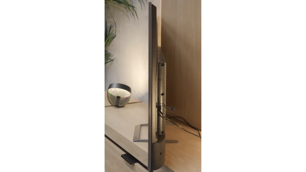 Review Haier M90E Appearance of the TV