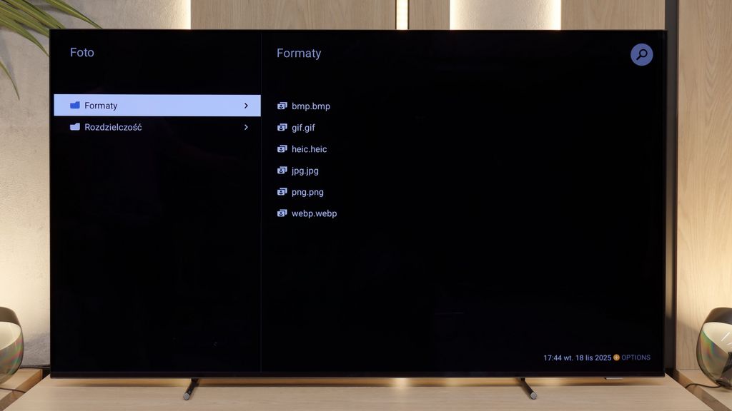 Review Philips OLED950 Appearance of the TV