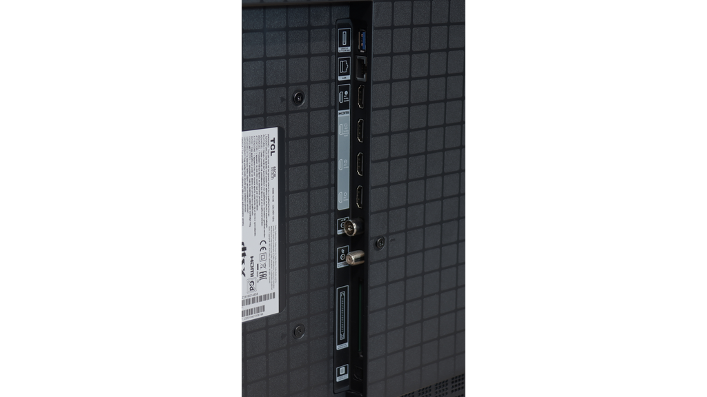 Review TCL C8L / QM8L  Appearance of the TV