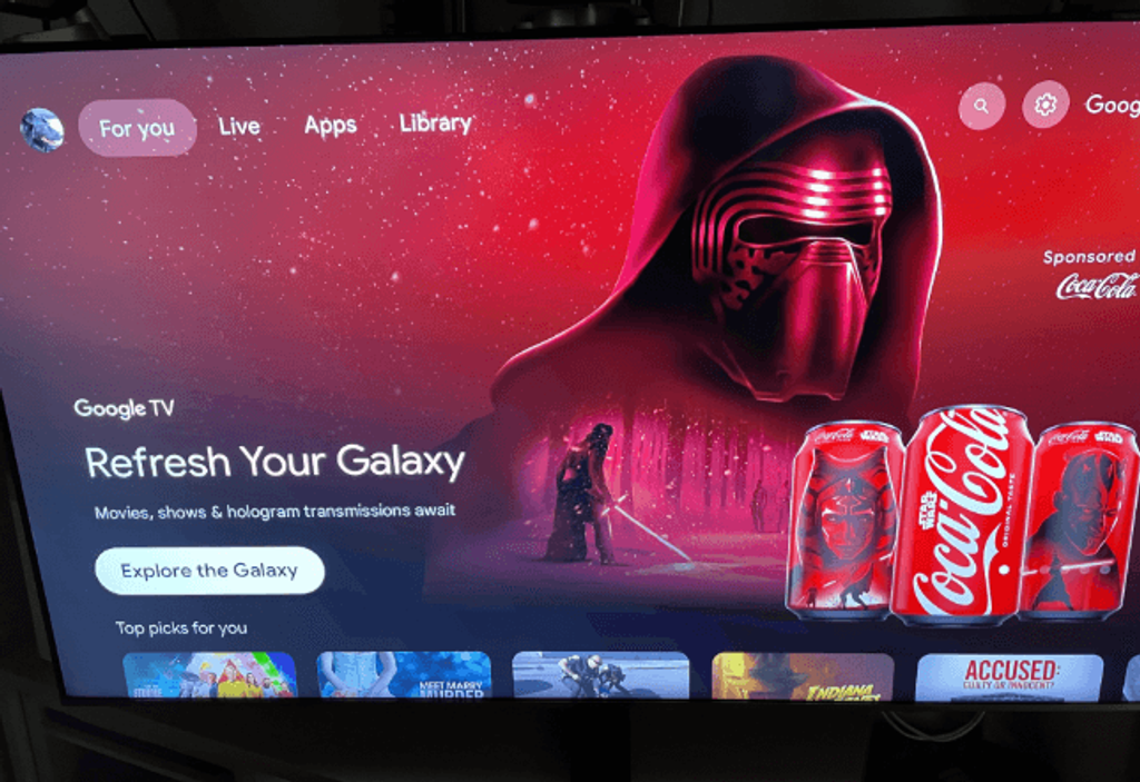 Google TV oder Android TV – was ist besser? – Google TV hat ein neues Design und… mehr Werbung. Finde heraus, was es von Android TV unterscheidet und wie man nervige Banner blockiert.