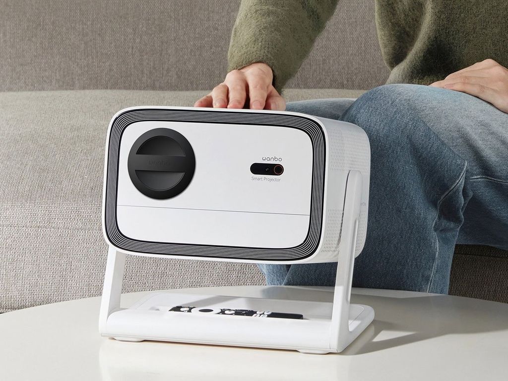 Is the Wanbo Vali 1 a hit among budget projectors? The manufacturer promises 900 ANSI lumens, but tests show only 422–529 lumens.
