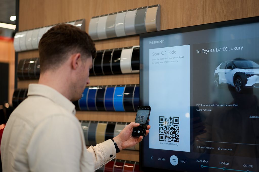 MagicINFO™ von Samsung ermöglicht es Toyota, 23.000 Bildschirme remote zu verwalten. Sichere und moderne Autohäuser in vielen Ländern.