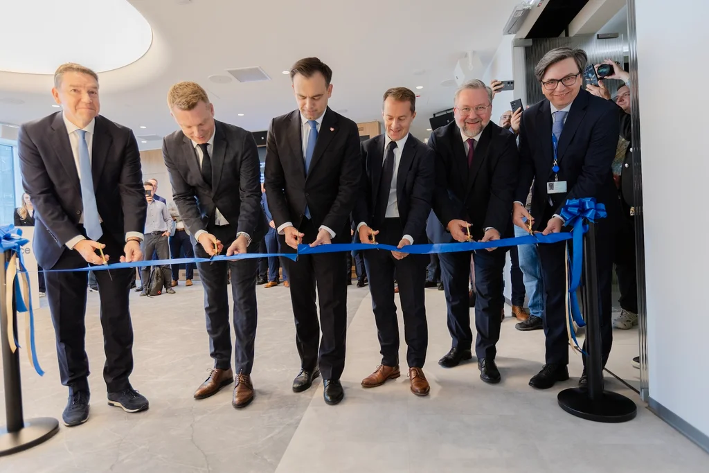 Samsung otworzył największe w Europie Business Experience Centre w Warszawie – 1200 m² innowacji, 9 stref i ponad 180 scenariuszy biznesowych.