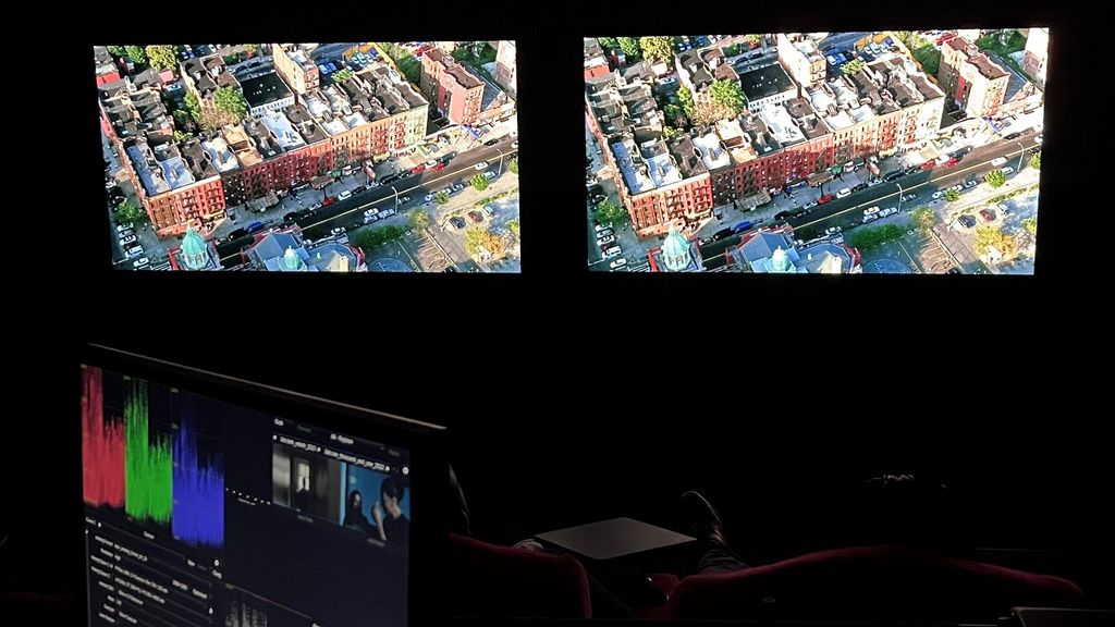 Filmmaker Mode Ambient Light is a revolution – automatic brightness adjustment without losing detail.