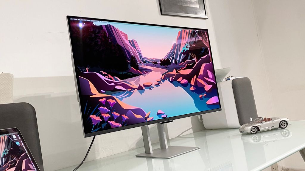 ASUS PA32KCX 8K HDR with built-in colourimeter, Thunderbolt 4 and Dolby Vision. Perfection in image for professionals.