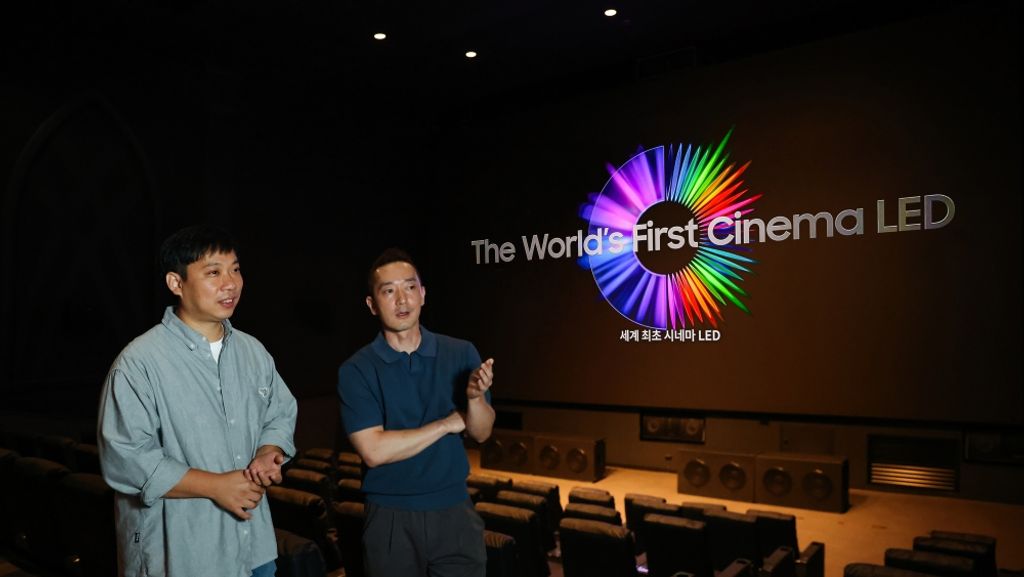New Onyx LED at Lotte Cinema Sillim. 4K HDR screen without a projector, deep blacks and vibrant colors. Samsung immerses viewers in the heart of the action.