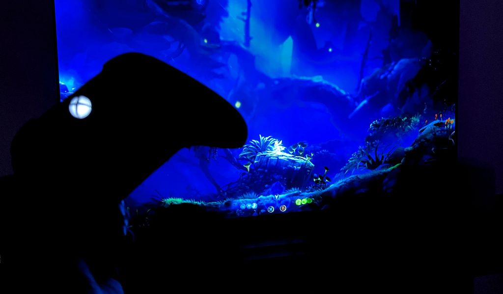 How to play Xbox games on any TV? Check out how FlatpanelsHD compared OneCast for Apple TV and XBXPlay for Google TV.