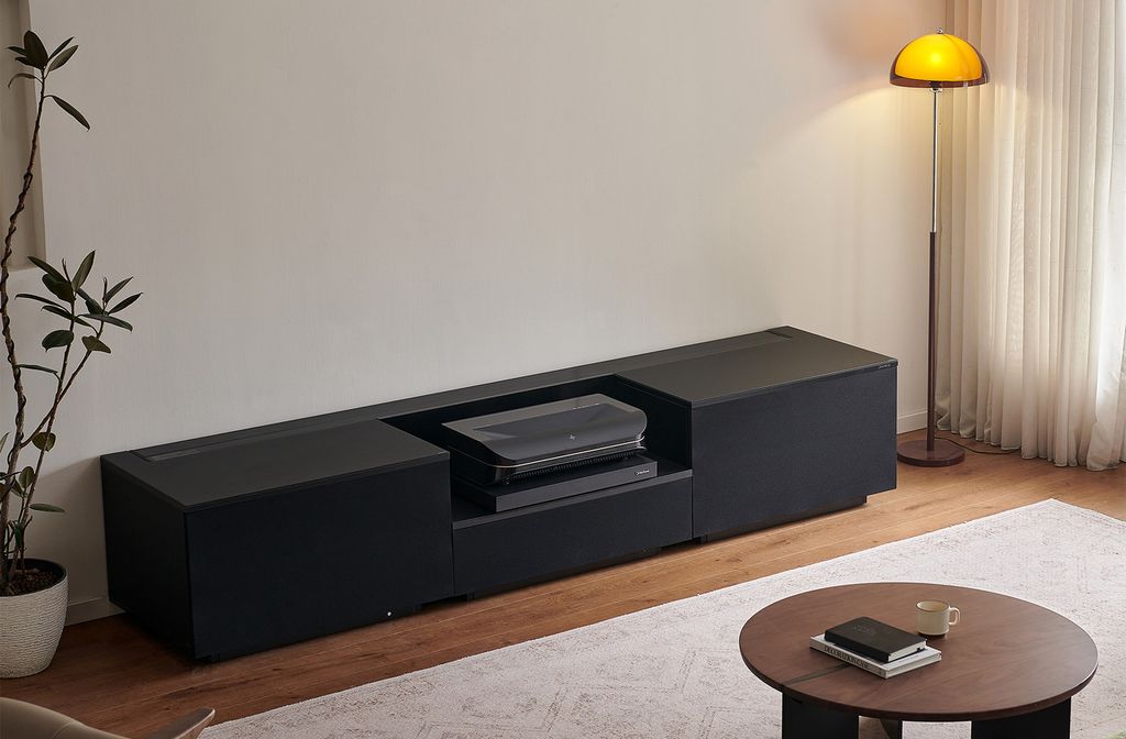 Odkryj NorStone Eden Vision – stylowy mebel RTV z ekranem ALR i miejscem na projektor UST. Kino domowe w czystej, minimalistycznej formie.