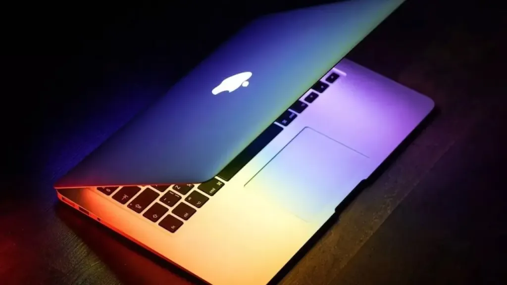 Tani MacBook z ekranem LCD i procesorem z iPhone’a już w 2026 roku. Apple celuje w edukację i użytkowników szukających mobilności.