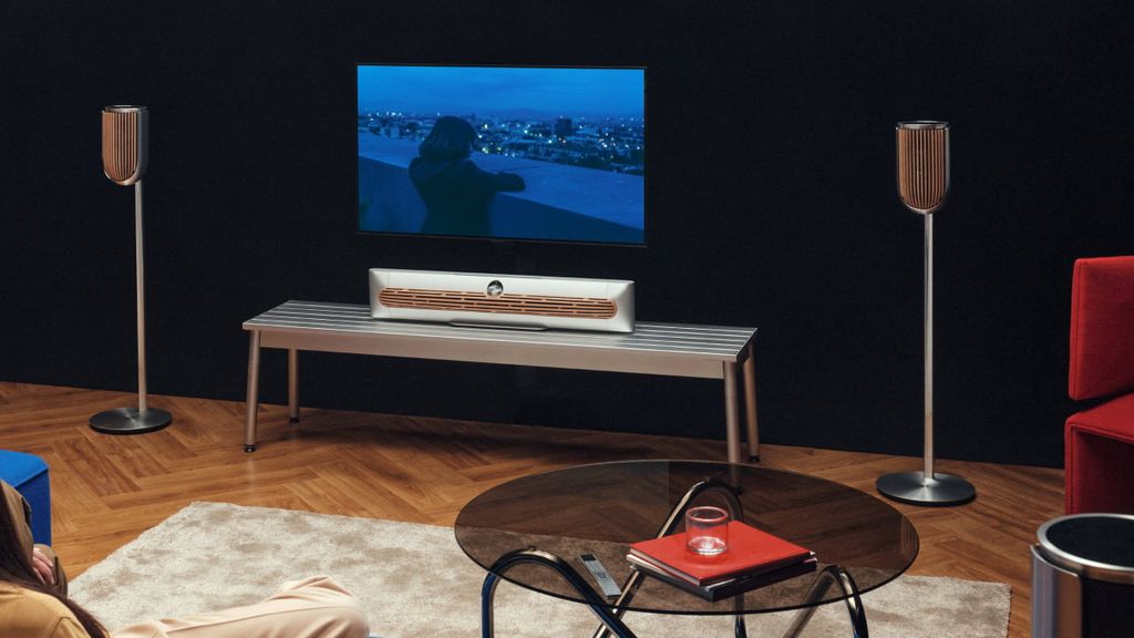 Bang & Olufsen Beosound Premiere – a luxury aluminium soundbar with Dolby Atmos. Perfect 3D sound and premium Scandinavian design.
