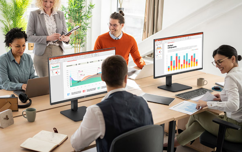 LG Business Monitors sind Lösungen für moderne Unternehmen – von Büros über Finanzabteilungen bis hin zu Kreativstudios. Erfahren Sie, wie UltraWide- und 5K2K-Monitore Produktivität, Komfort und Effizienz im Arbeitsalltag steigern.