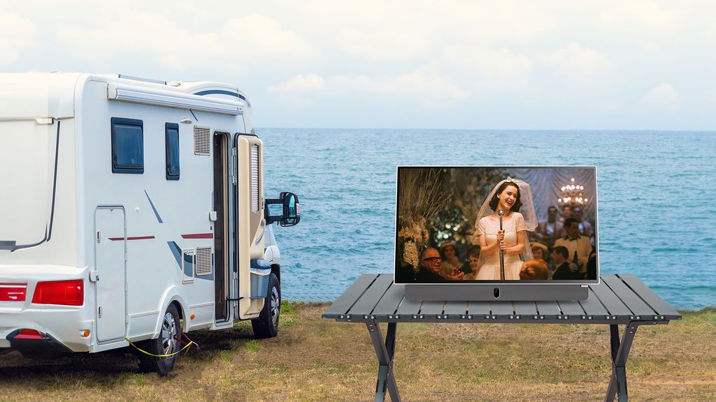 Metz 24MPE7002Z – ein tragbarer Fernseher mit integriertem Akku. Entdecke das 24-Zoll-Modell mit Google TV, mattem LED-Display und über 3 Stunden Laufzeit ohne Stromanschluss. Ideal fürs Camping, den Strand oder als mobiler Zweitbildschirm zu Hause.