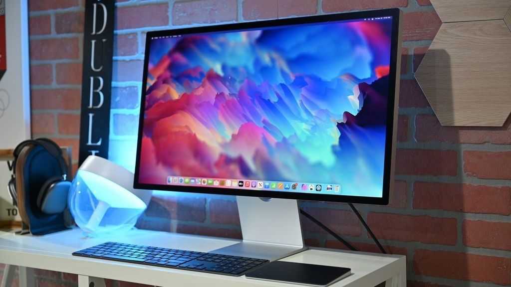 The new Apple Studio Display may feature a 120Hz panel with ProMotion. Leaks suggest the end of 60Hz in Apple monitors and major changes in the professional display segment.