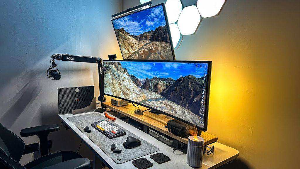 Two monitors are not always the best solution. Discover why an ultrawide monitor can offer more workspace, better ergonomics, and lower costs than a dual-screen setup.