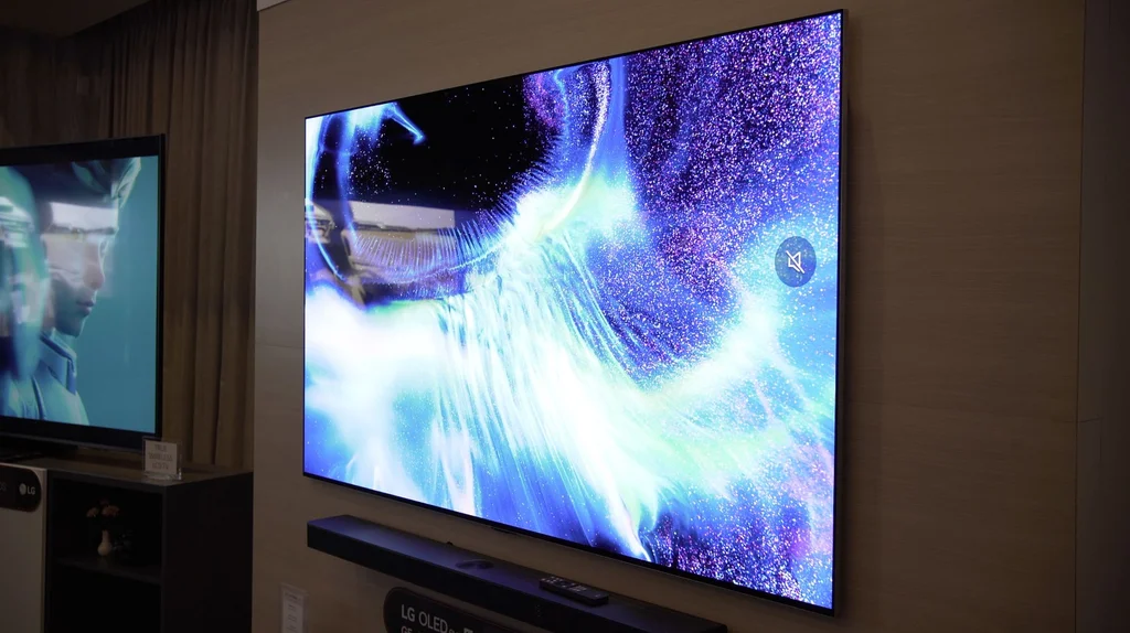 LG OLED W6 marks the return of the wallpaper TV, featuring an ultra-thin OLED panel just 9.9 mm thick and Zero Connect wireless technology. LG’s 2026 flagship could set a new benchmark for TV design.
