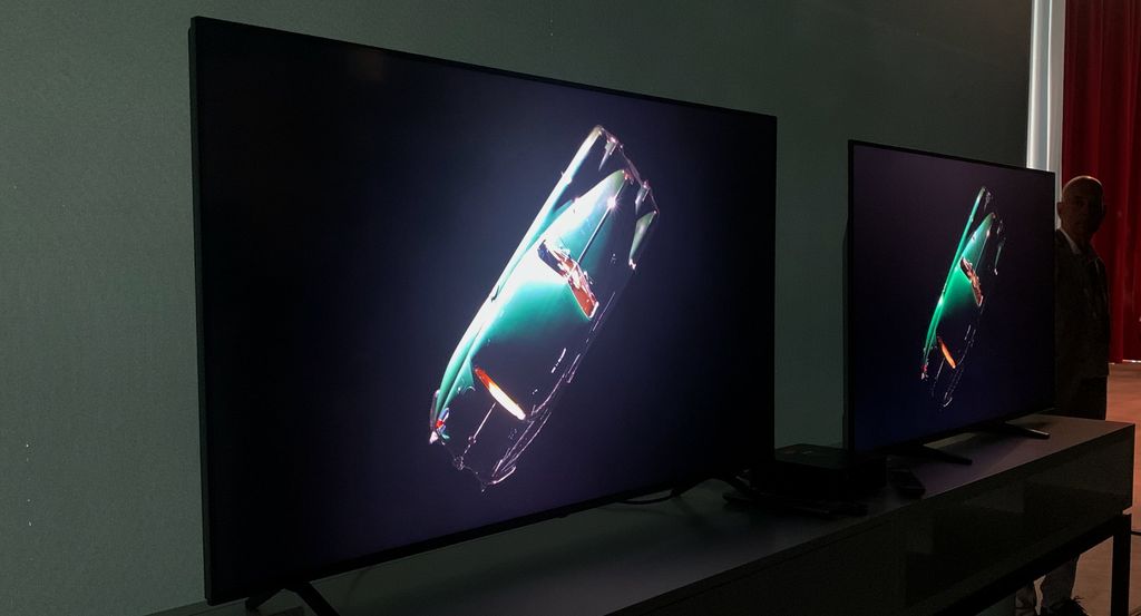 OLED gibt nicht auf. LG Display reagiert auf die Offensive der RGB-LED mit neuen Tandem-WOLED-Panels, einer höheren Helligkeit von bis zu 4500 Nits und einer Erweiterung des OLED-Angebots im mittleren Preissegment.