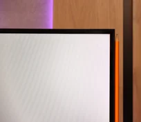 Review Hisense E8Q Appearance of the TV