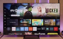 Review Hisense E8Q Appearance of the TV