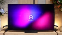 Review TCL RM7L Appearance of the TV