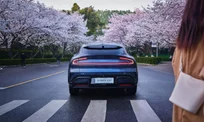 Xiaomi electric car 2025 – everything about the Yu7 model, HUD screens, and sales in Europe. Will the Xiaomi SU7 appear in Poland?