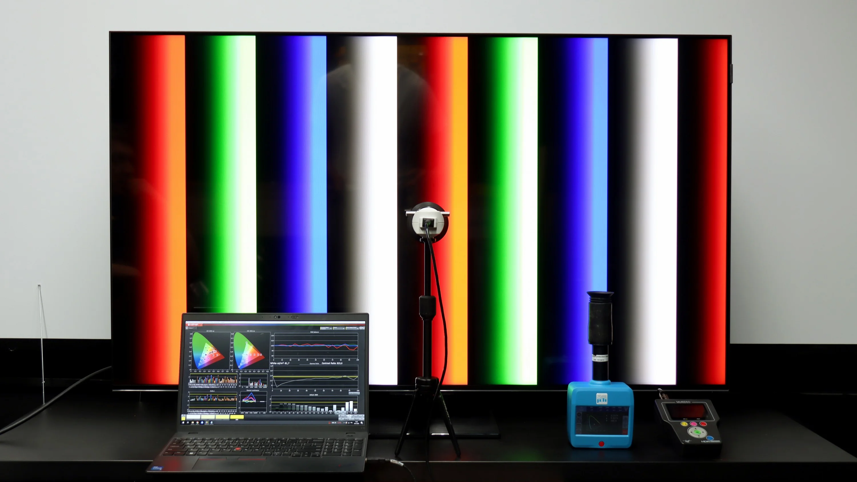 Review TCL MQLED85 / C765 Appearance of the TV