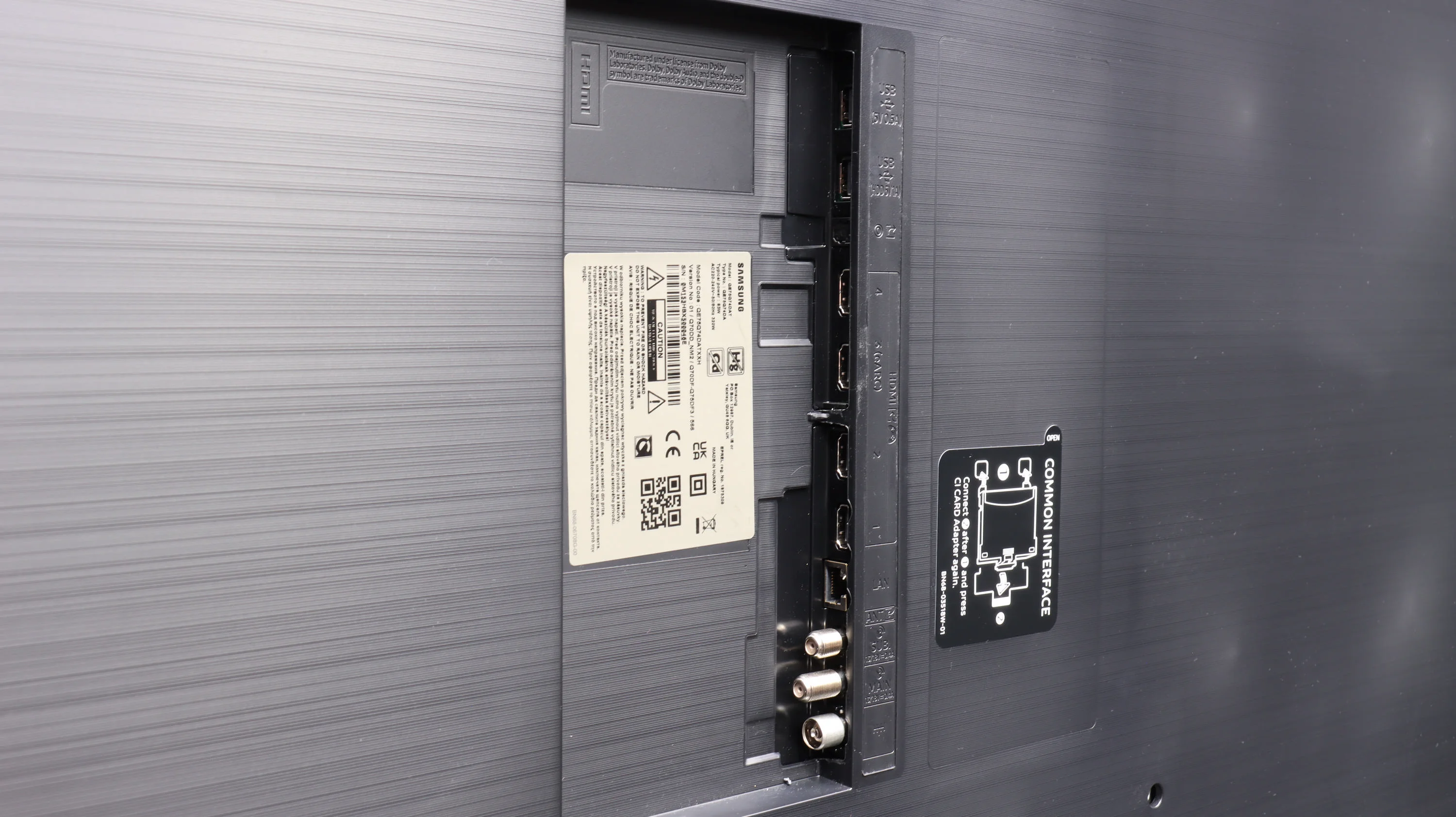 Review Samsung QLED Q70D / Q74D / Q77D Appearance of the TV