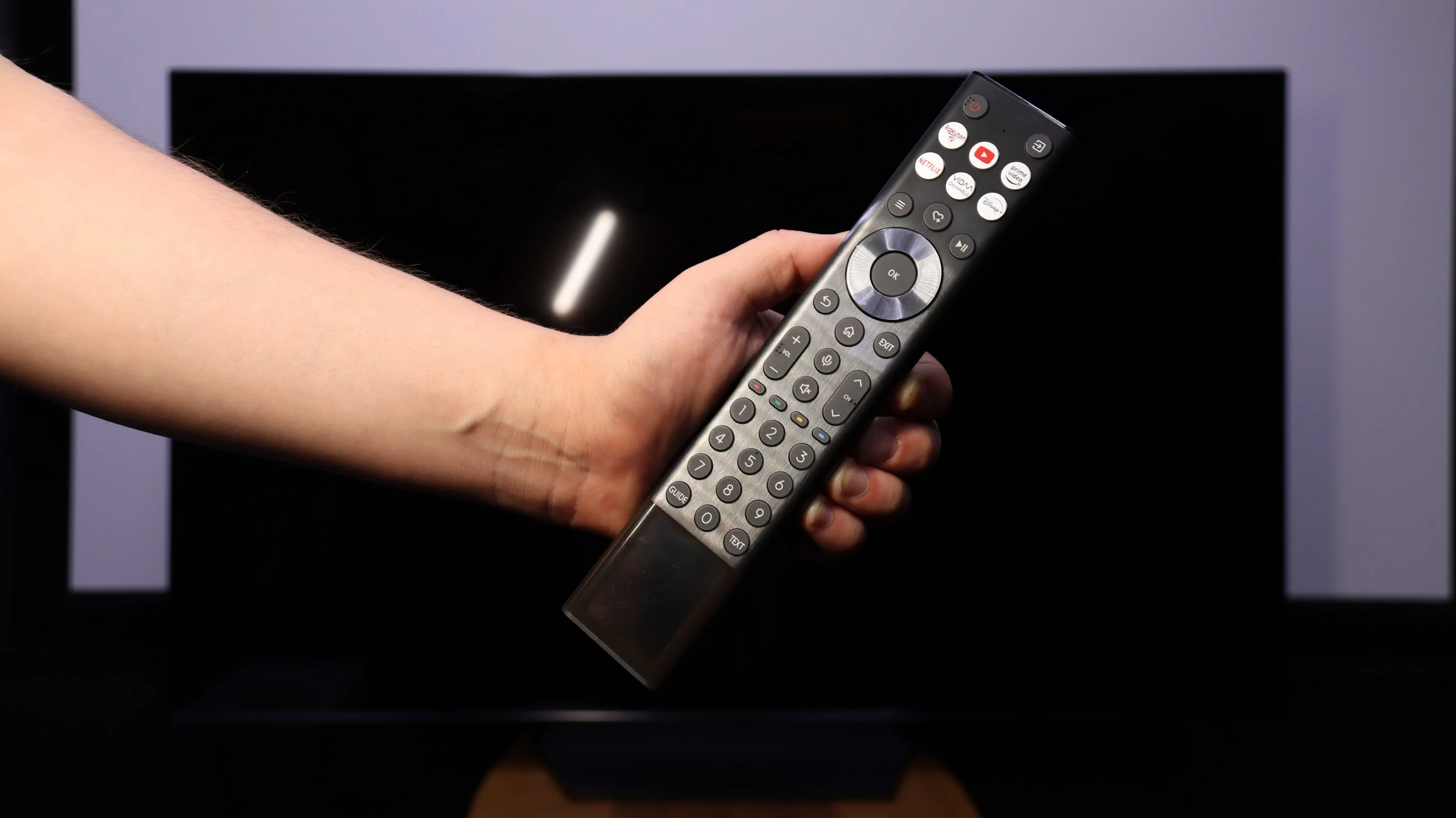Review Hisense U7NQ Appearance of the TV