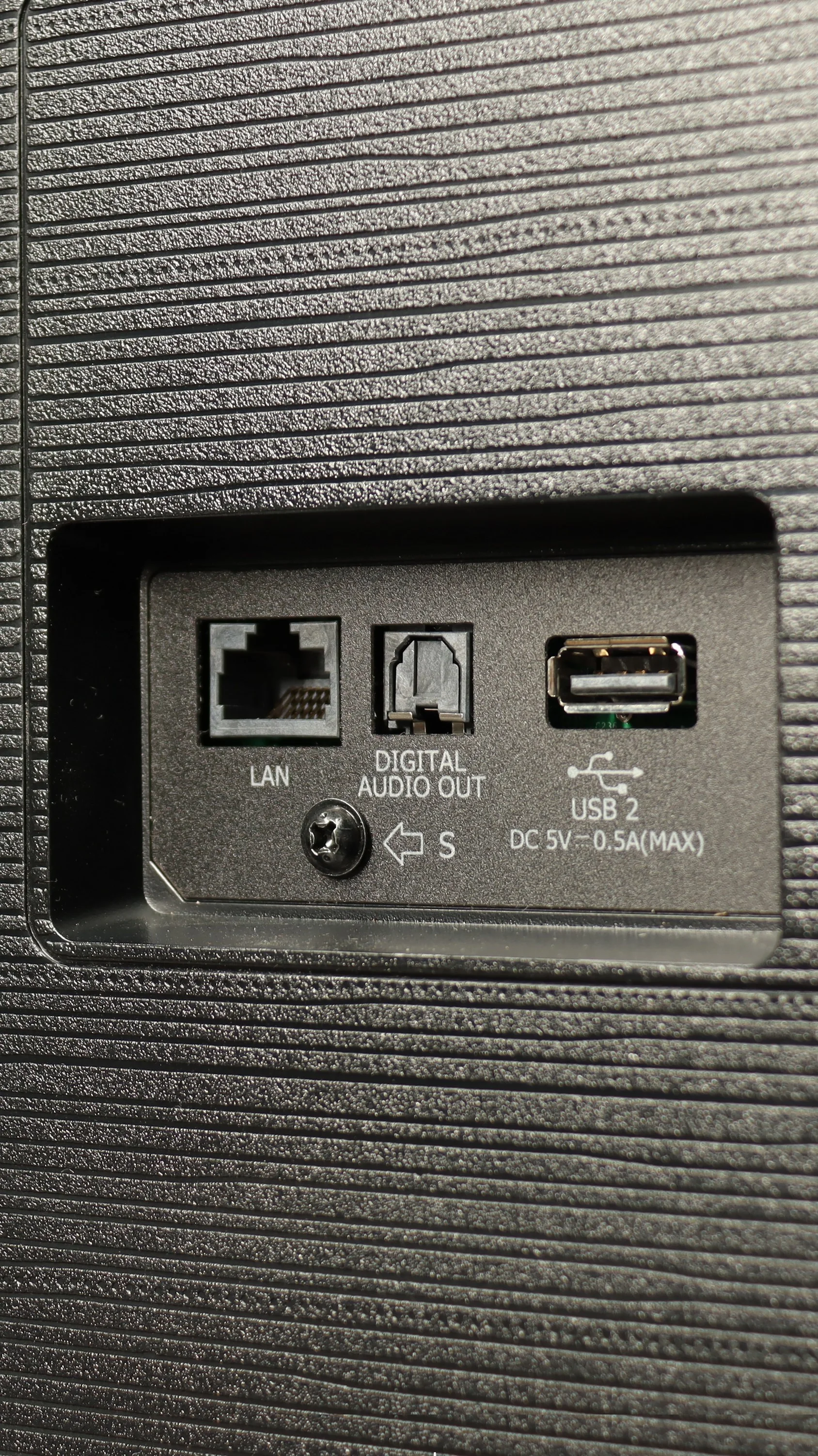Review Hisense U7NQ Appearance of the TV