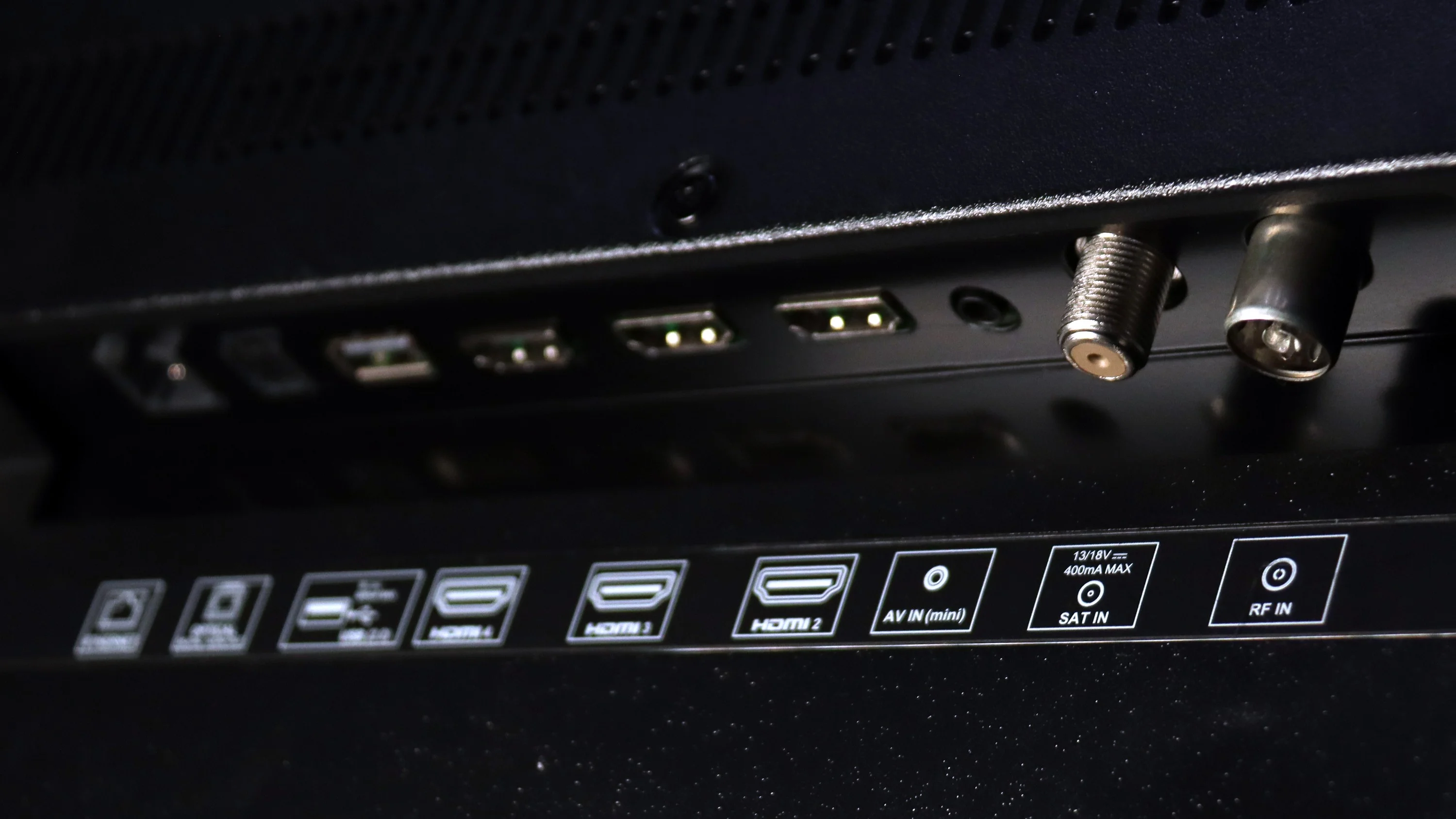 Review Sharp GP6765 Appearance of the TV
