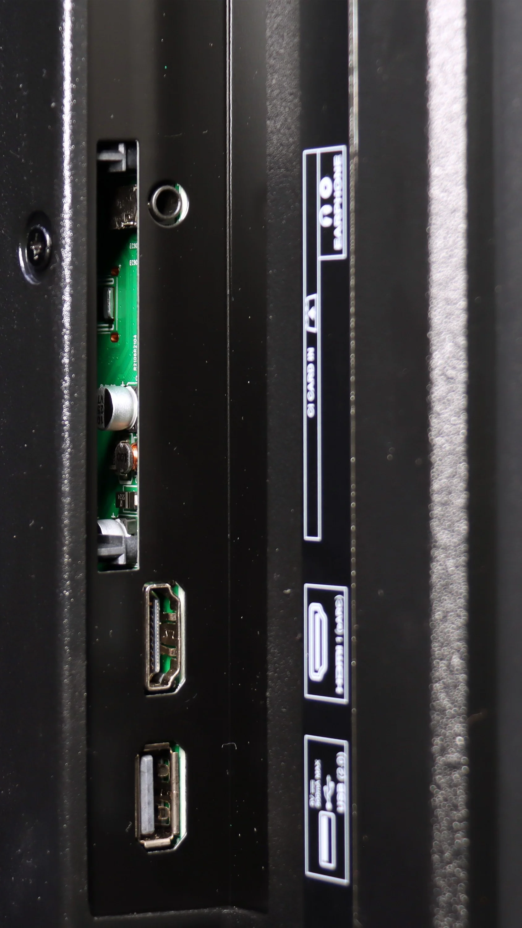 Review Sharp GP6765 Appearance of the TV