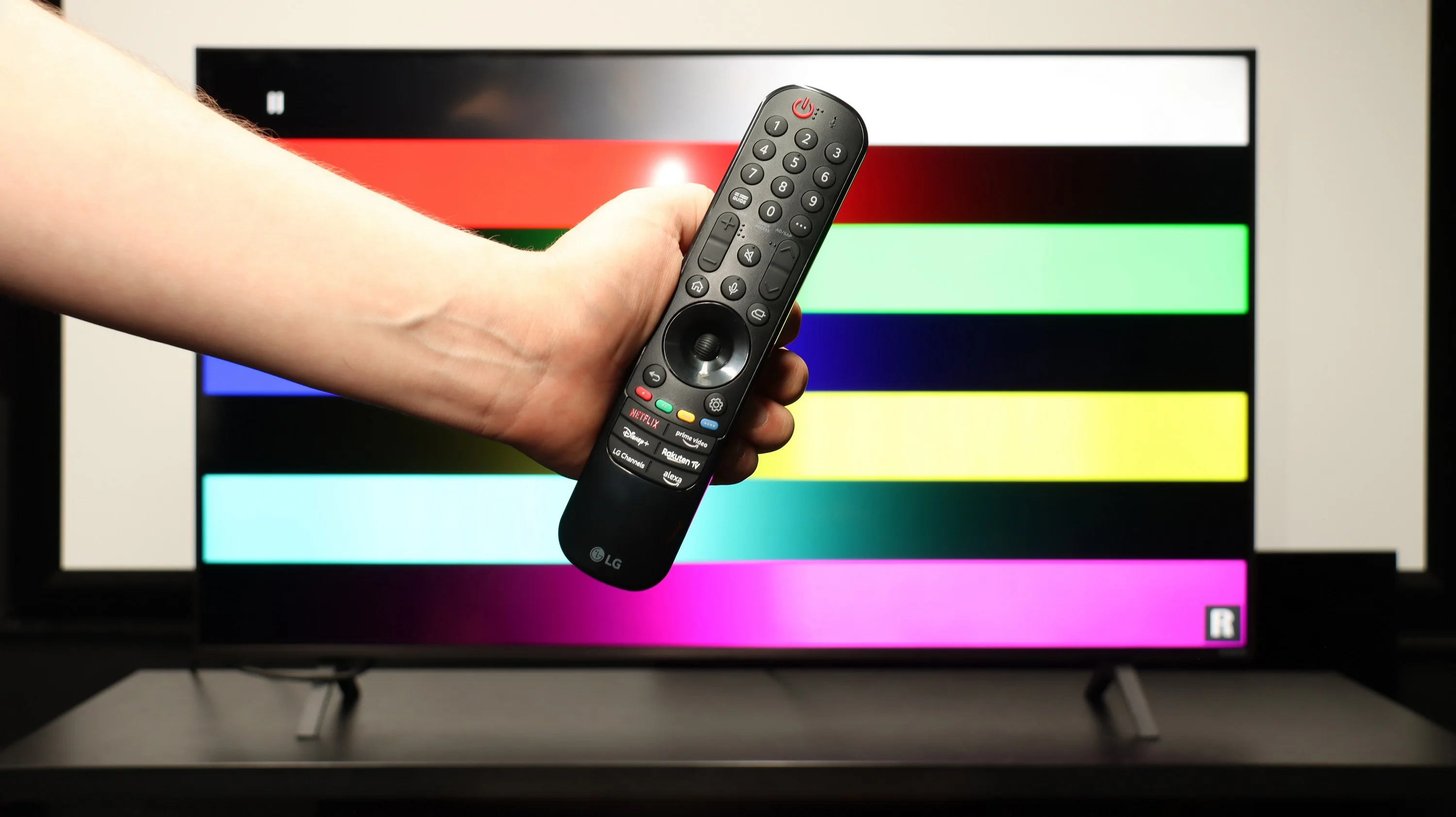 Review LG NANO82T6B Appearance of the TV