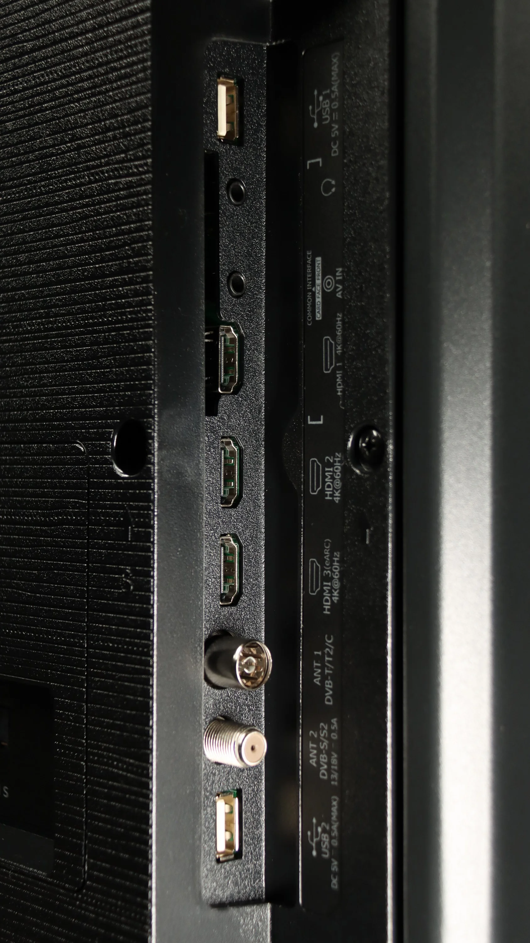 Review Hisense U6NQ Appearance of the TV