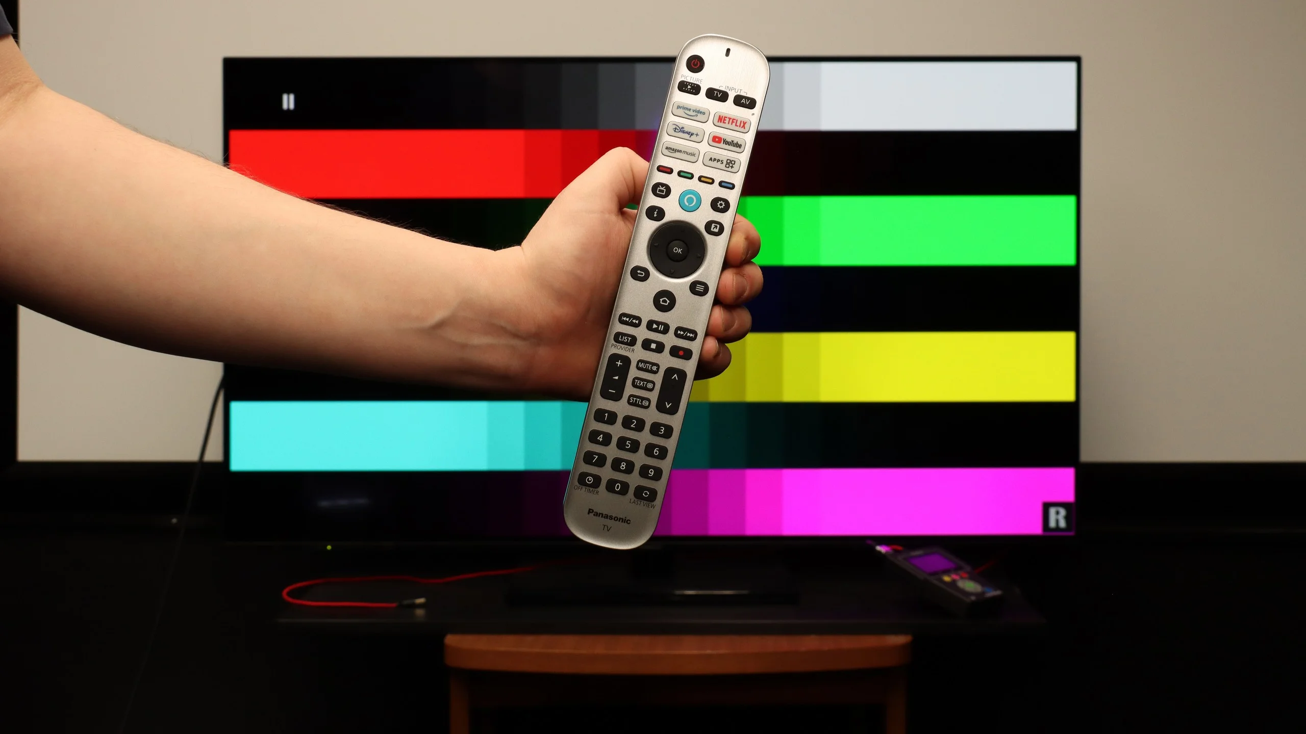 Review Panasonic Z85A Appearance of the TV