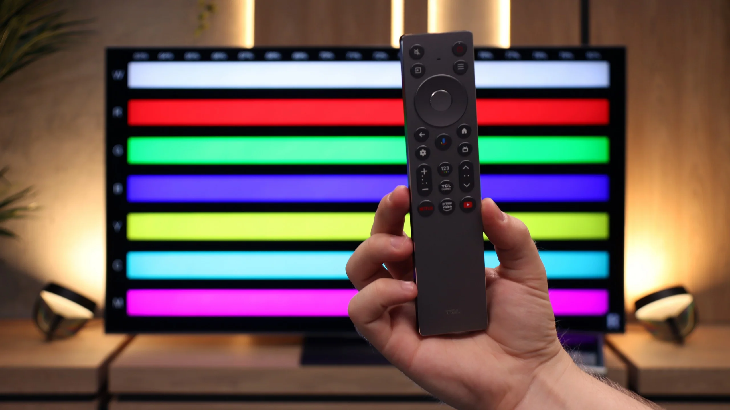 Review TCL C8K Appearance of the TV