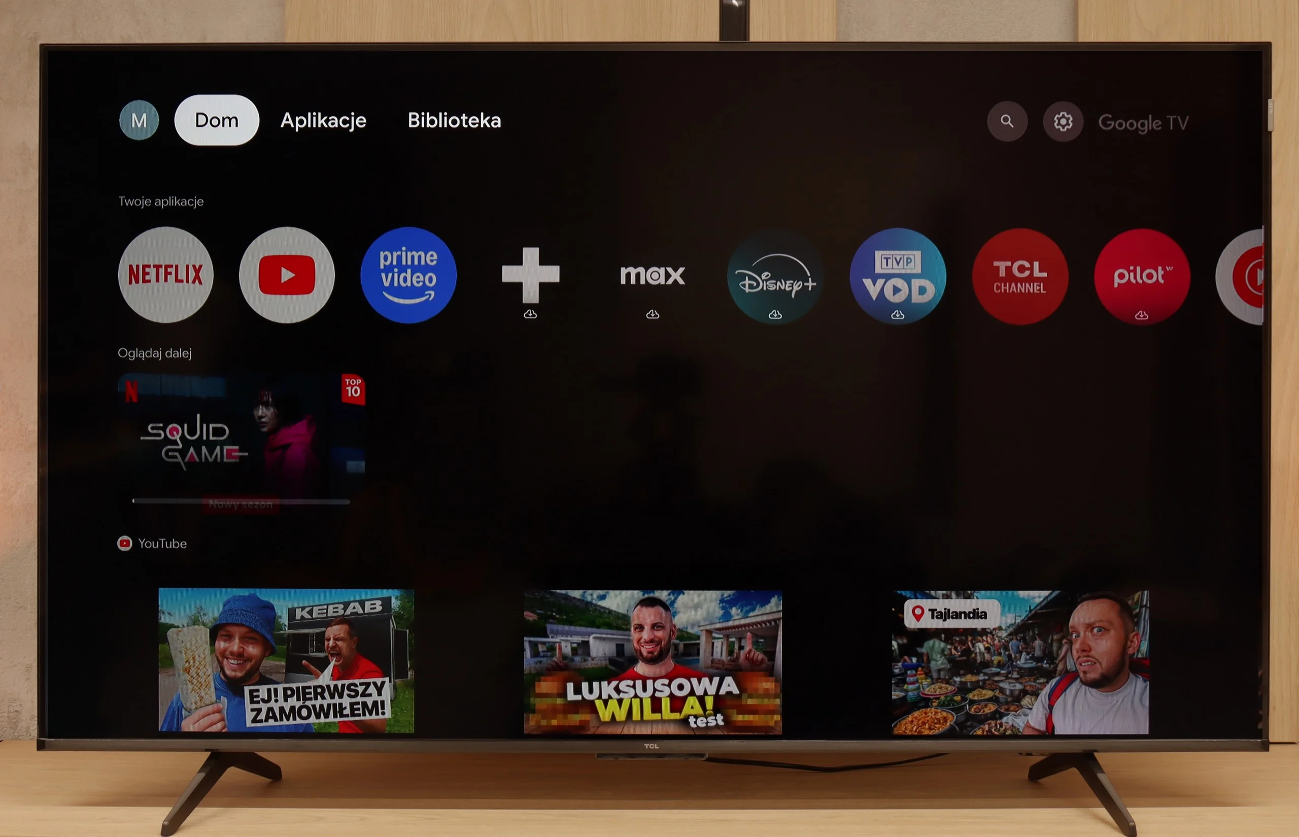 Review TCL P7K / P79K Appearance of the TV