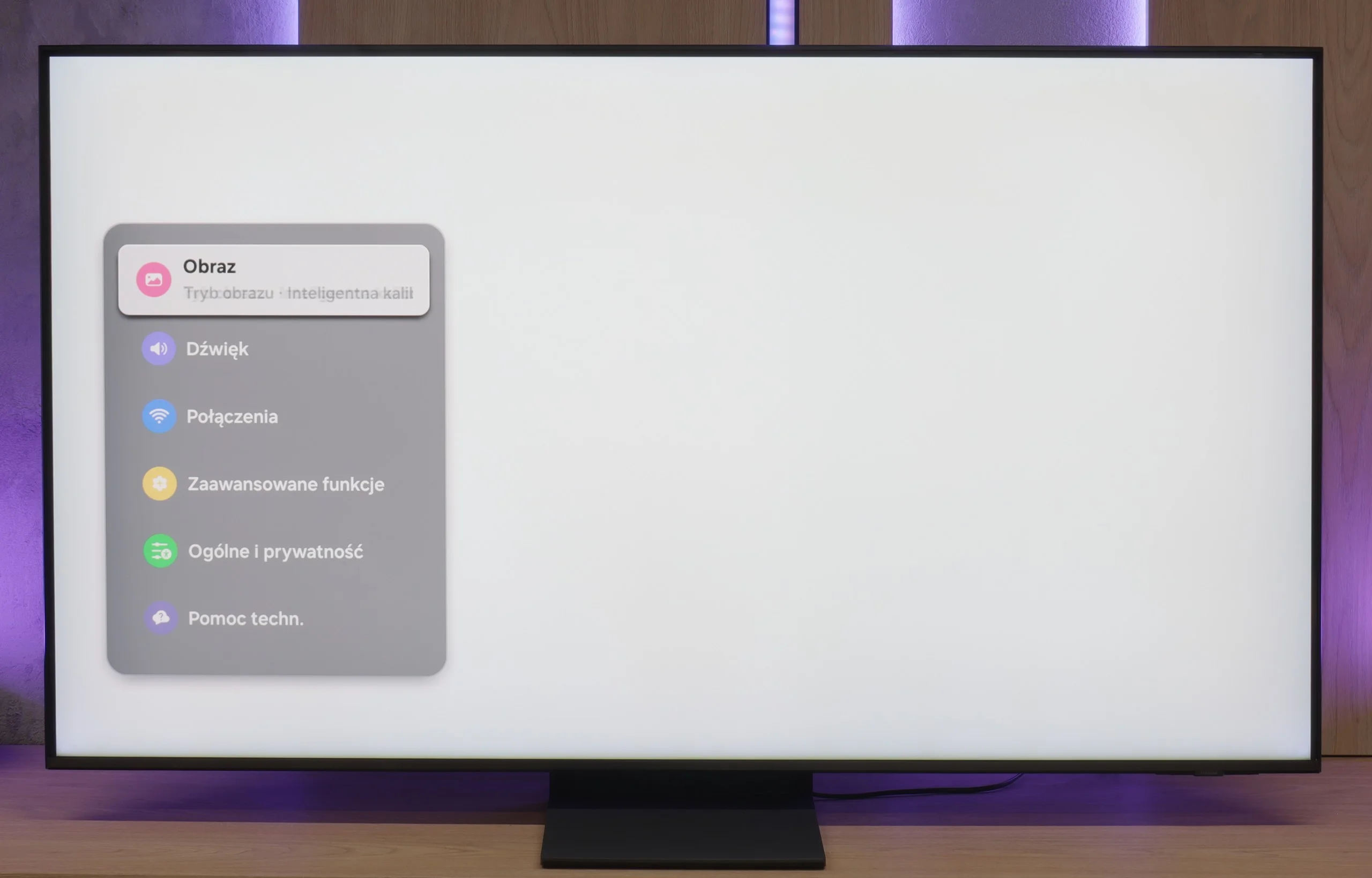Review Samsung Neo QLED QN70F / QN74F / QN77F Appearance of the TV