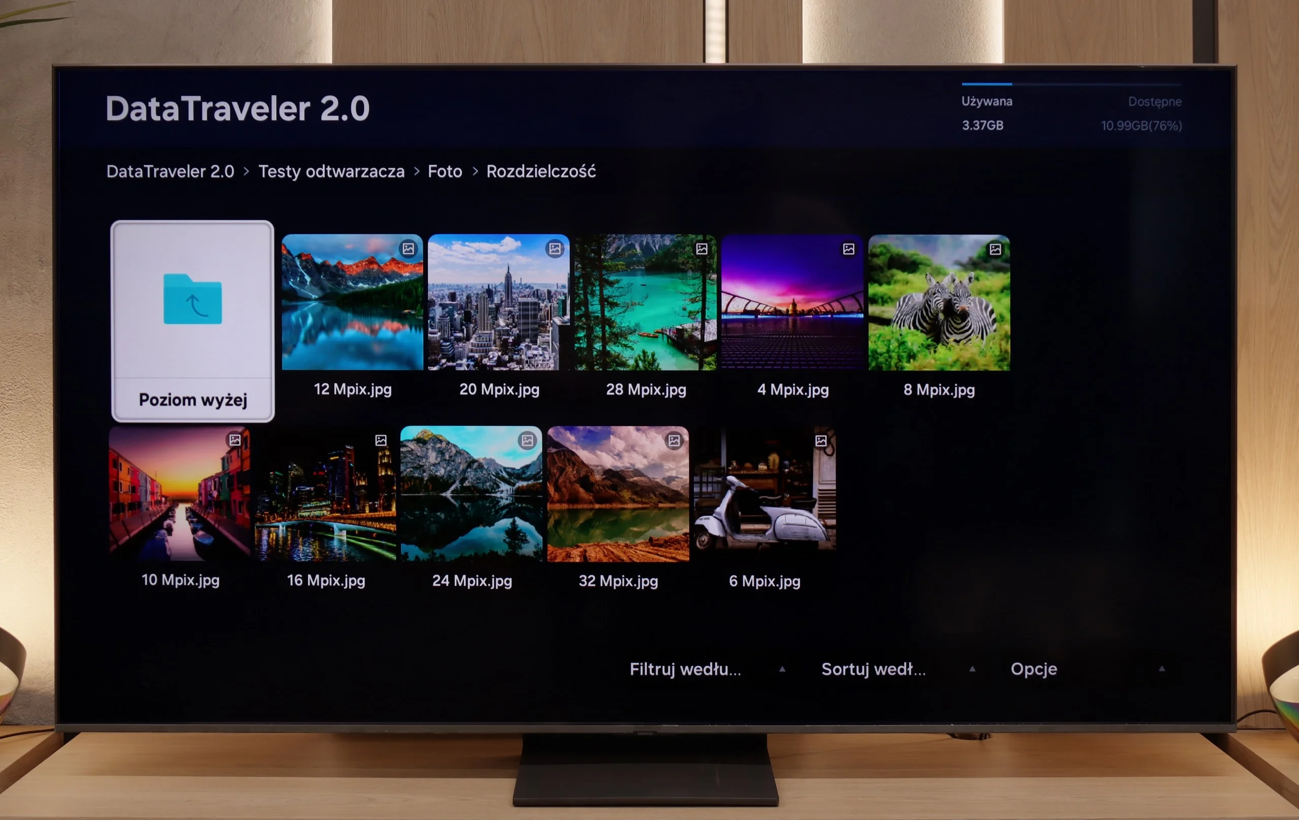 Review SAMSUNG QN80F Appearance of the TV