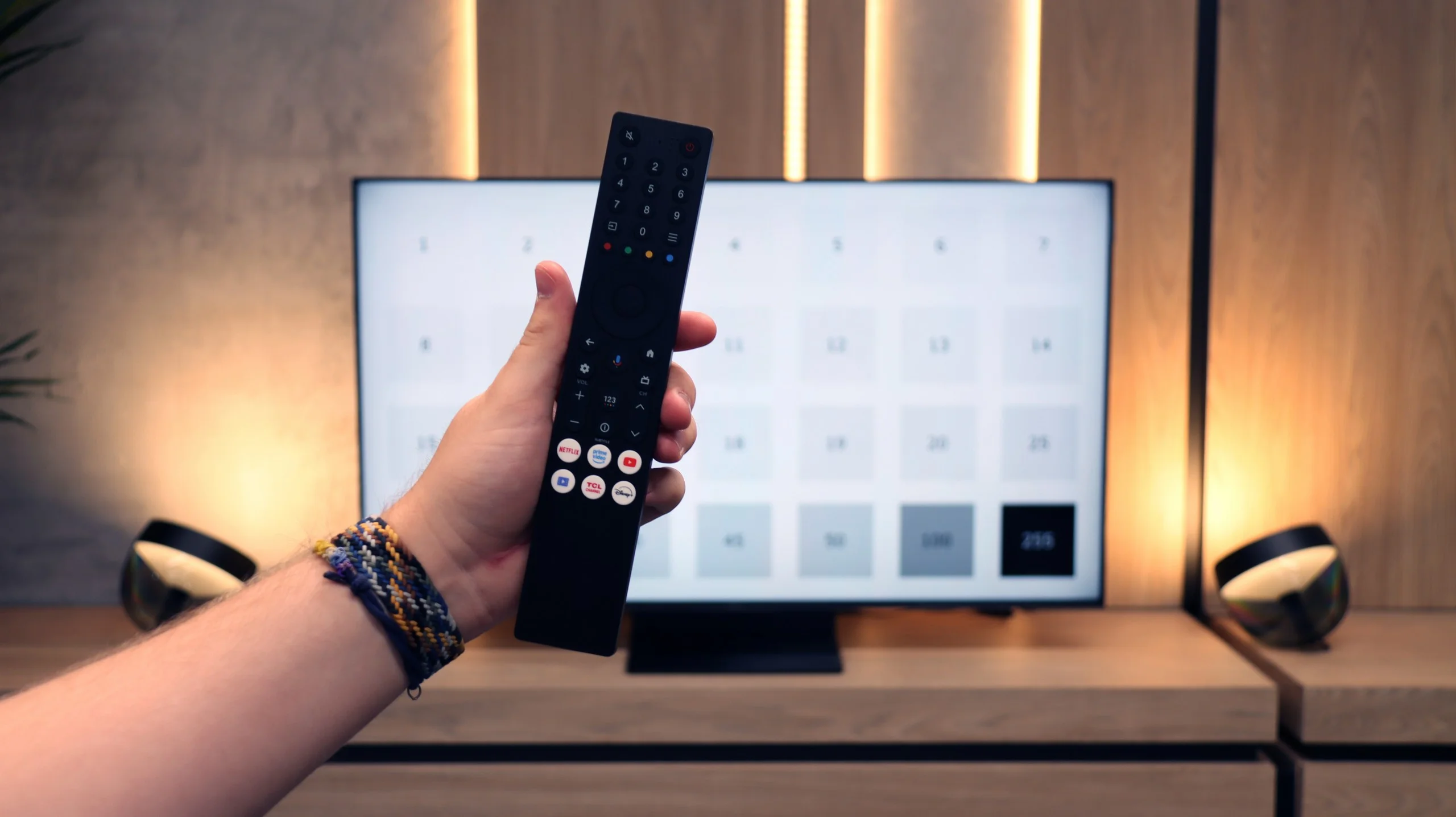 Test TCL C7K / QM7K 50" Wygląd telewizora