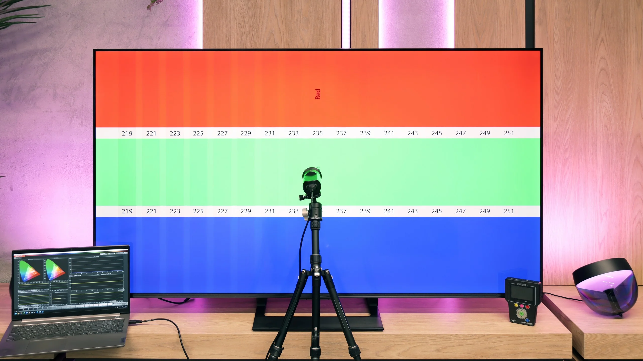 Review Hisense U7Q TV features