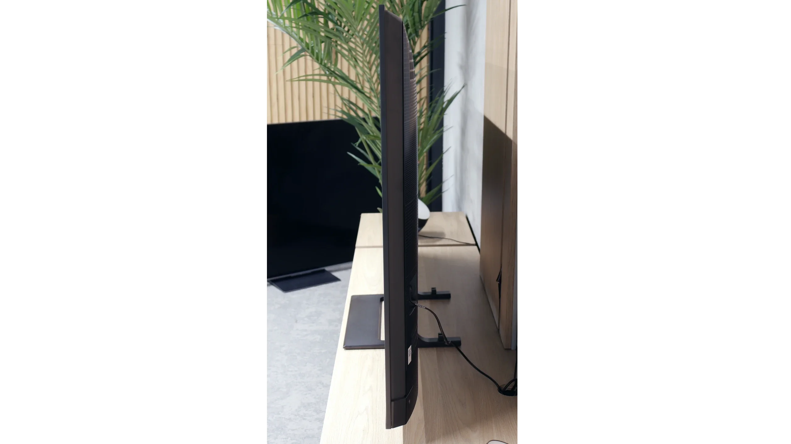 Review Hisense U7Q Appearance of the TV