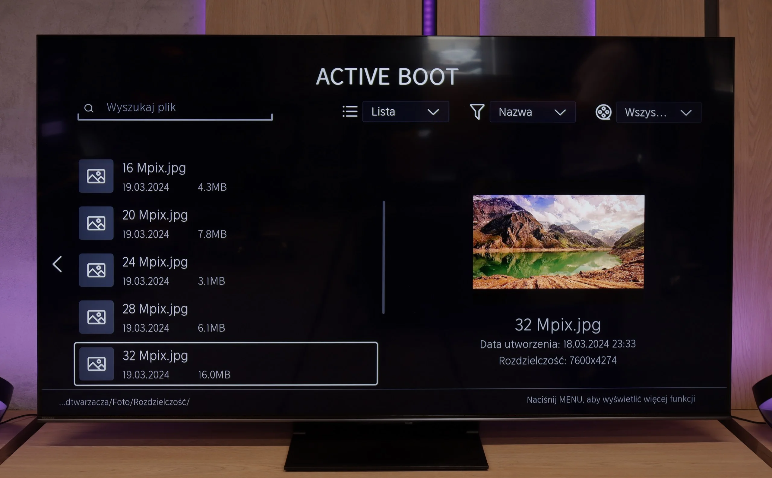 Review Hisense U7Q PRO Appearance of the TV